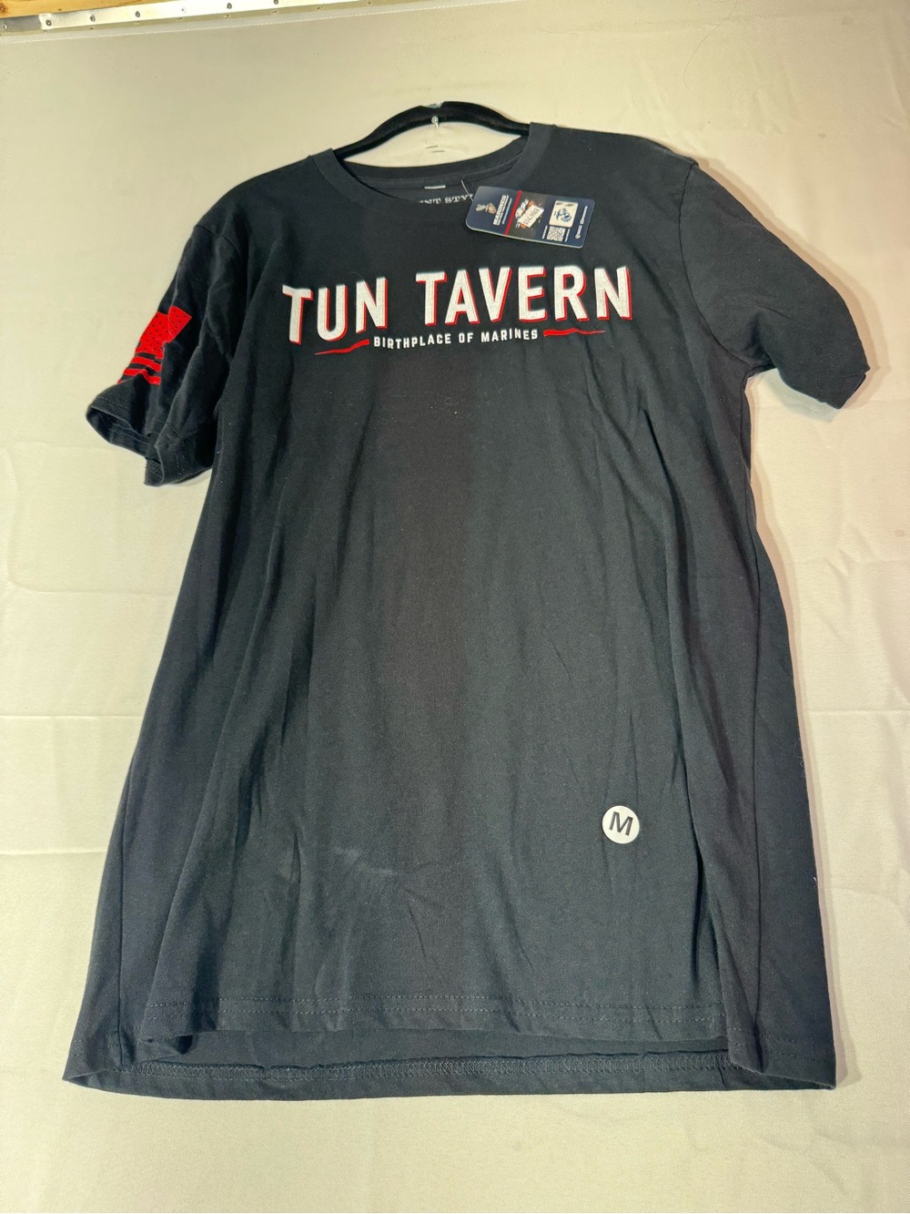 New Grunt Style Medium Tun Tavern Black T-Shirt Marines Birthplace